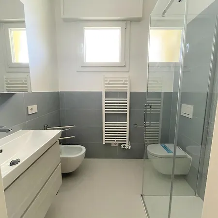 In A Prime Seafront Location Apartman