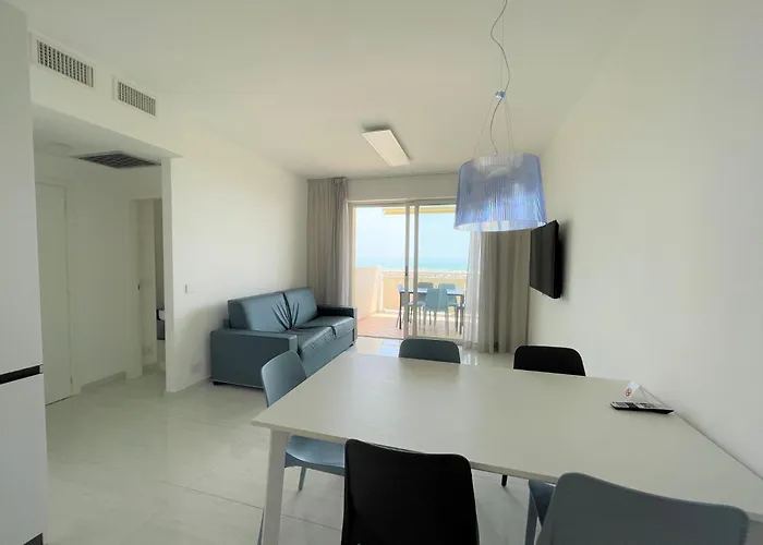 شقة In A Prime Seafront Location بيبيوني